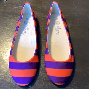 Lilly u purple and orange Clemson flats. NWOT.‎
